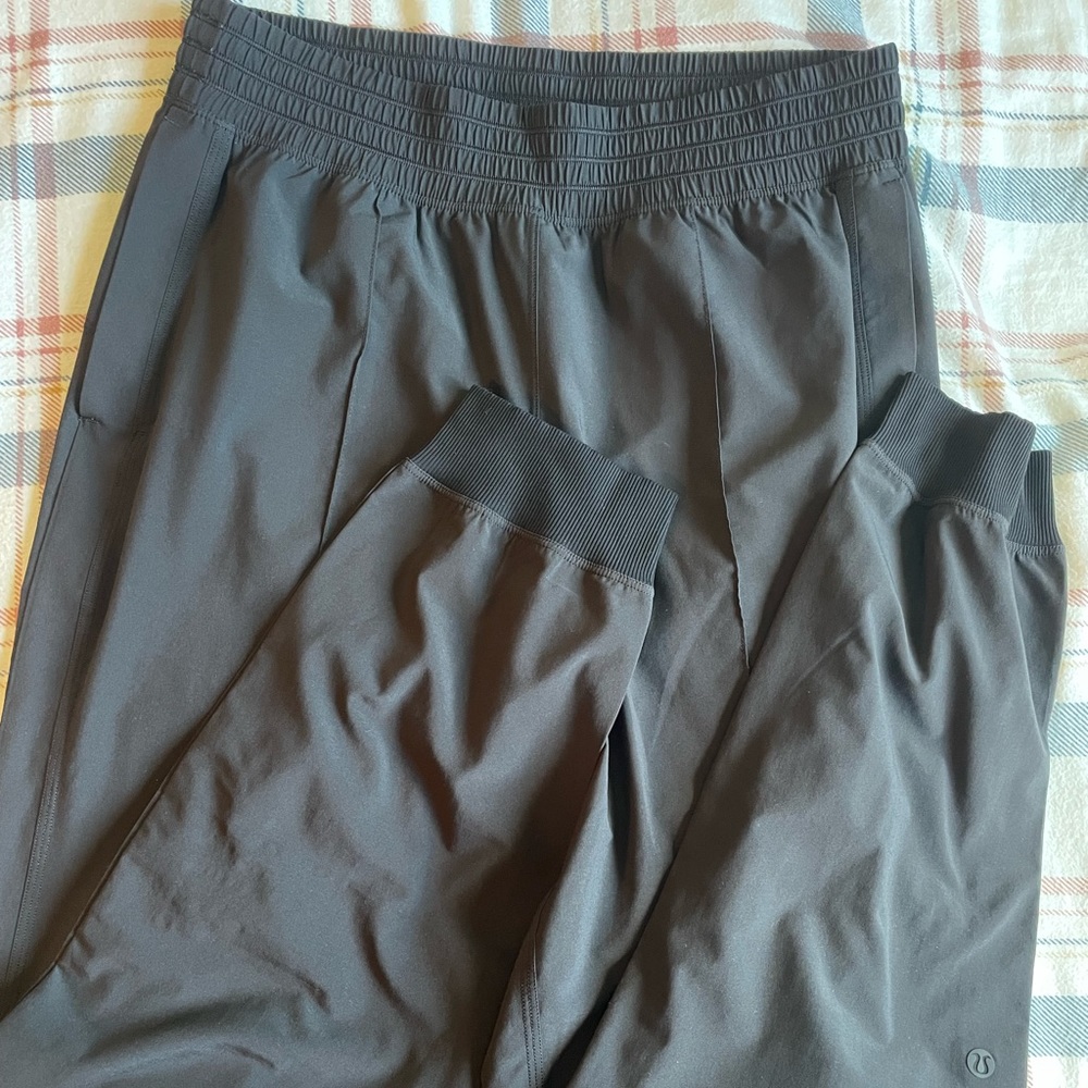 Lululemon Black Wanderer Jogger Size 8